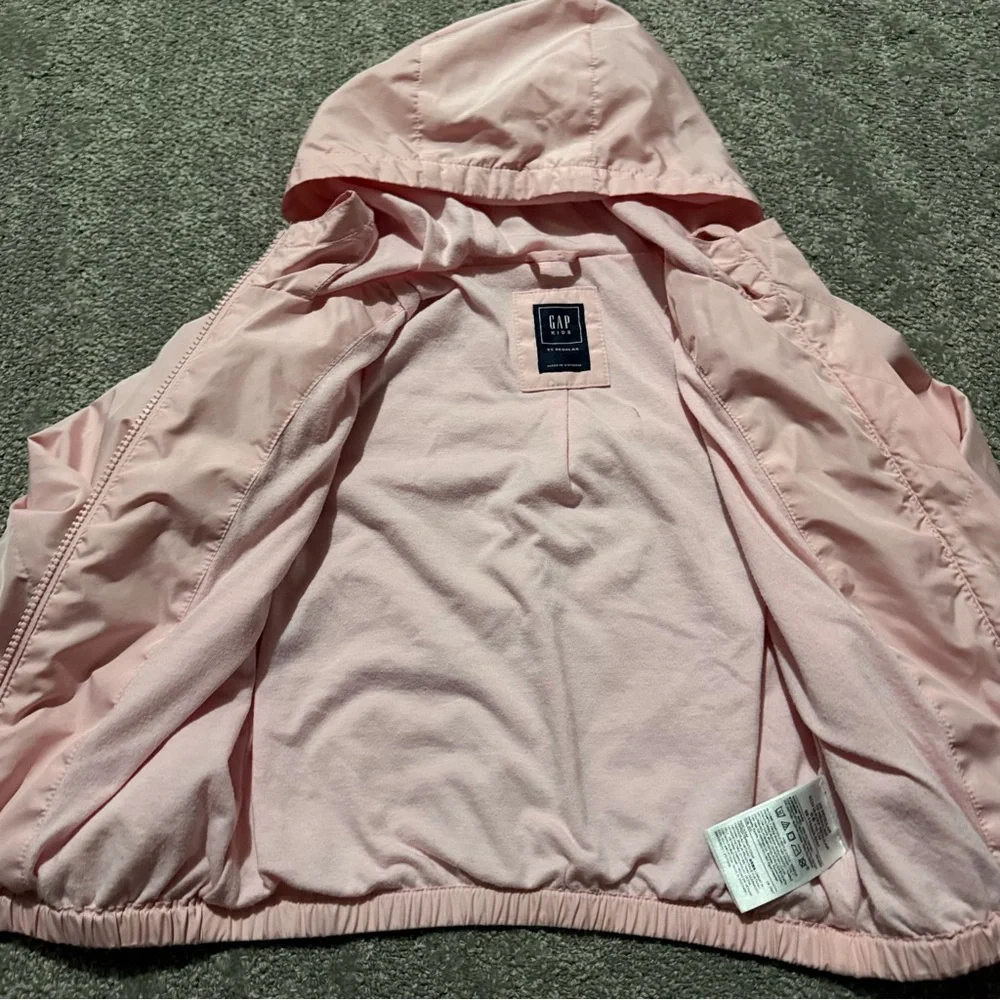 GAP KIDS size XS lightweight spring fall jacket in pale pink zipper and pockets